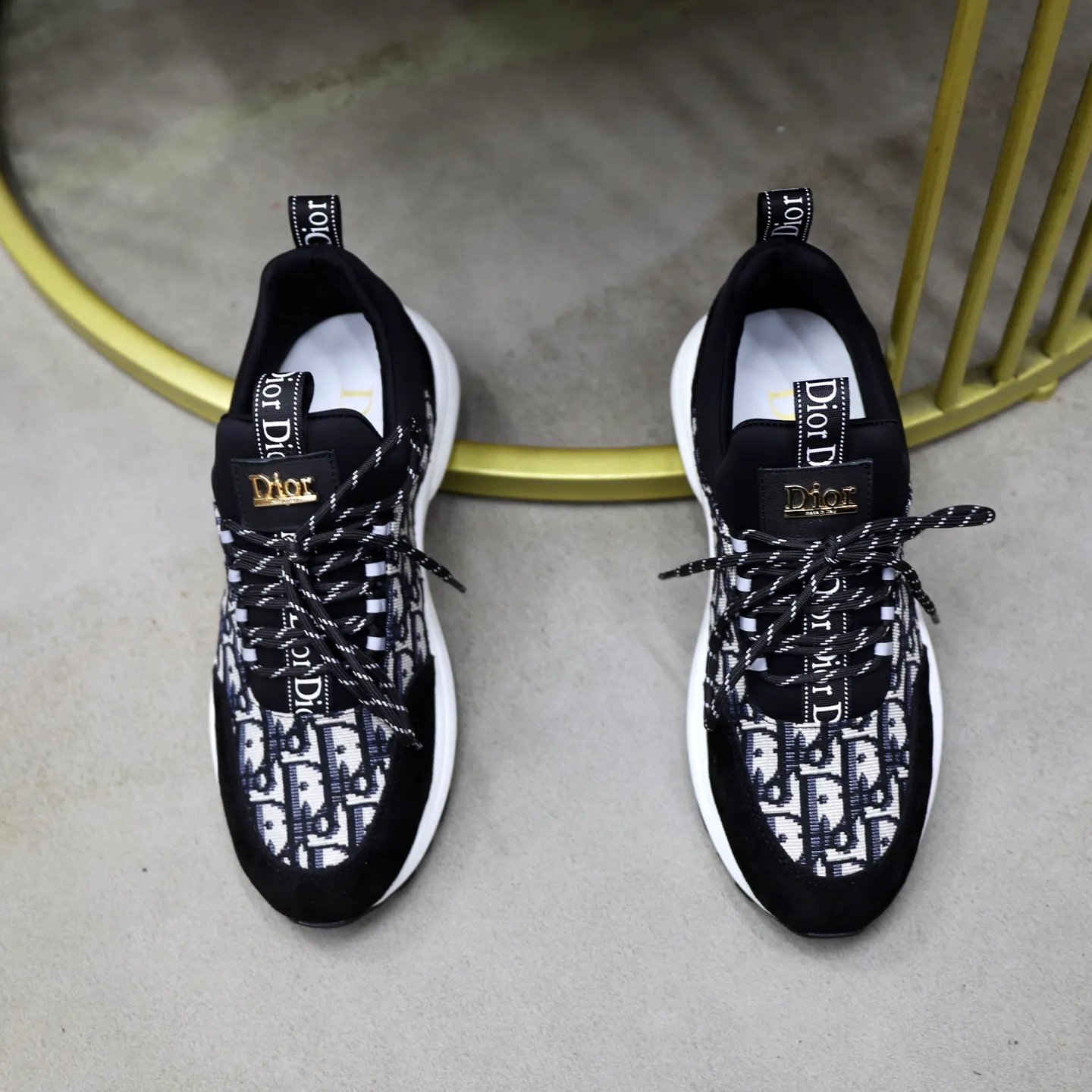 Ex-factory price: 440💰🙅‍♂️🙅‍♂️🙅‍♂️ Brand: Dior DIOR Standard code: 38-44 (45 customized) Grade: Same as the official website Material: Original material splicing Comfortable and breathable lining Lightweight and wear-resistant sports outsole Style category: Men's fashionable casual shoes Running sneakers Distinguished luxury brand elements Top luxury Color: actual picture color